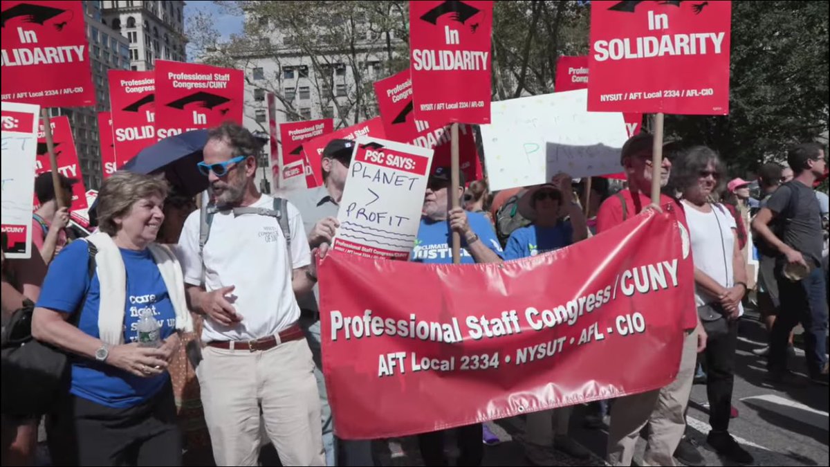 PSC_CUNY's tweet photo. Nationwide @AFTunion members, including the @PSC_CUNY in NYC, marched to support the student-led
#ClimateStrike #NYCClimateStrike. Watch AFT’s video here:
https://t.co/X33Jj1u2lw https://t.co/j3S5HhLOEn