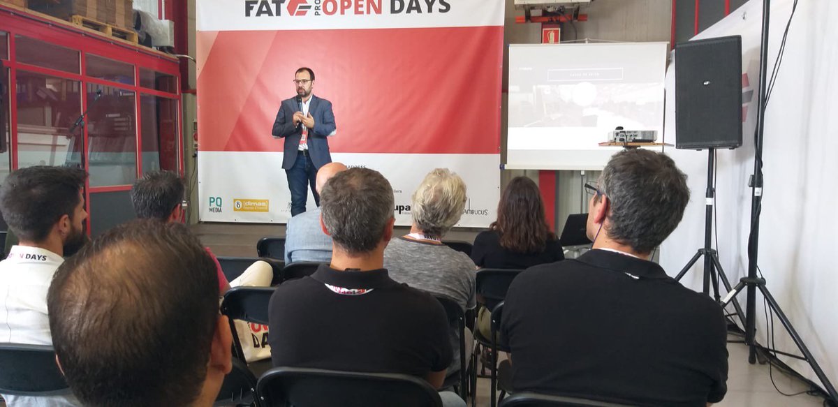 InnovaeAR's tweet photo. Hoy nuestro socio @xavi_riba ha presentado las últimas novedades de la #RA y #RV para la #Industria40 en el #ProOpenDays de @Fat_sa. ¡Gracias a todos por asistir! #Mantenimiento #Formación #DigitalTwin https://t.co/bsyRNWiA70