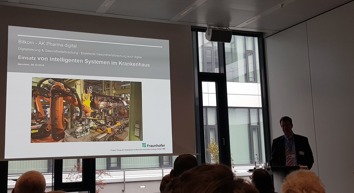 PharmaDeu's tweet photo. Weitere spannende Vorträge heute Mittag beim AK Pharma Digital: Dr. Anna Bauer-Mehren von @Roche_de, Marco Majer von 5-HT Digital Hub und Prof. Jan Stallkamp von @Fraunhofer #PAMB. @Bitkom @Fraunhofer_IPA #Digitalisierung https://t.co/DpK2m6lTgl