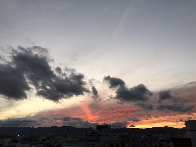 50 幻想 的 夕焼け 空 イラスト ディズニー画像のすべて 50 幻想 的 夕焼け 空 イラスト ディズニー画像のすべて