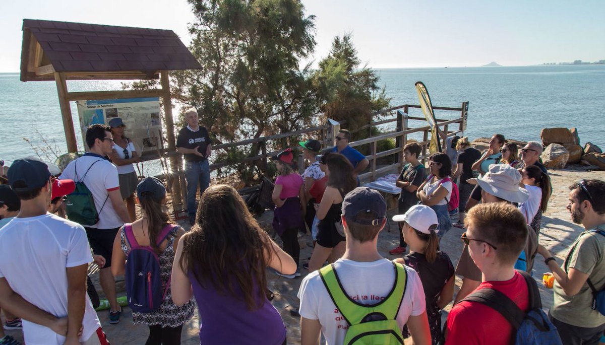 ambienteeuropeo's tweet photo. Detectives de la #basuramarina  
Voluntarios realizan una limpieza y #CienciaCiudadana en la playa La Llana, San Pedro del Pinatar con el proyecto #Ecofluye. La iniciativa de @laverdad_es y @quironsalud
@ambienteeuropeo introdujo y dirigió la recogida. 

https://t.co/3vgLLvOt4V https://t.co/goaAhwiEsX