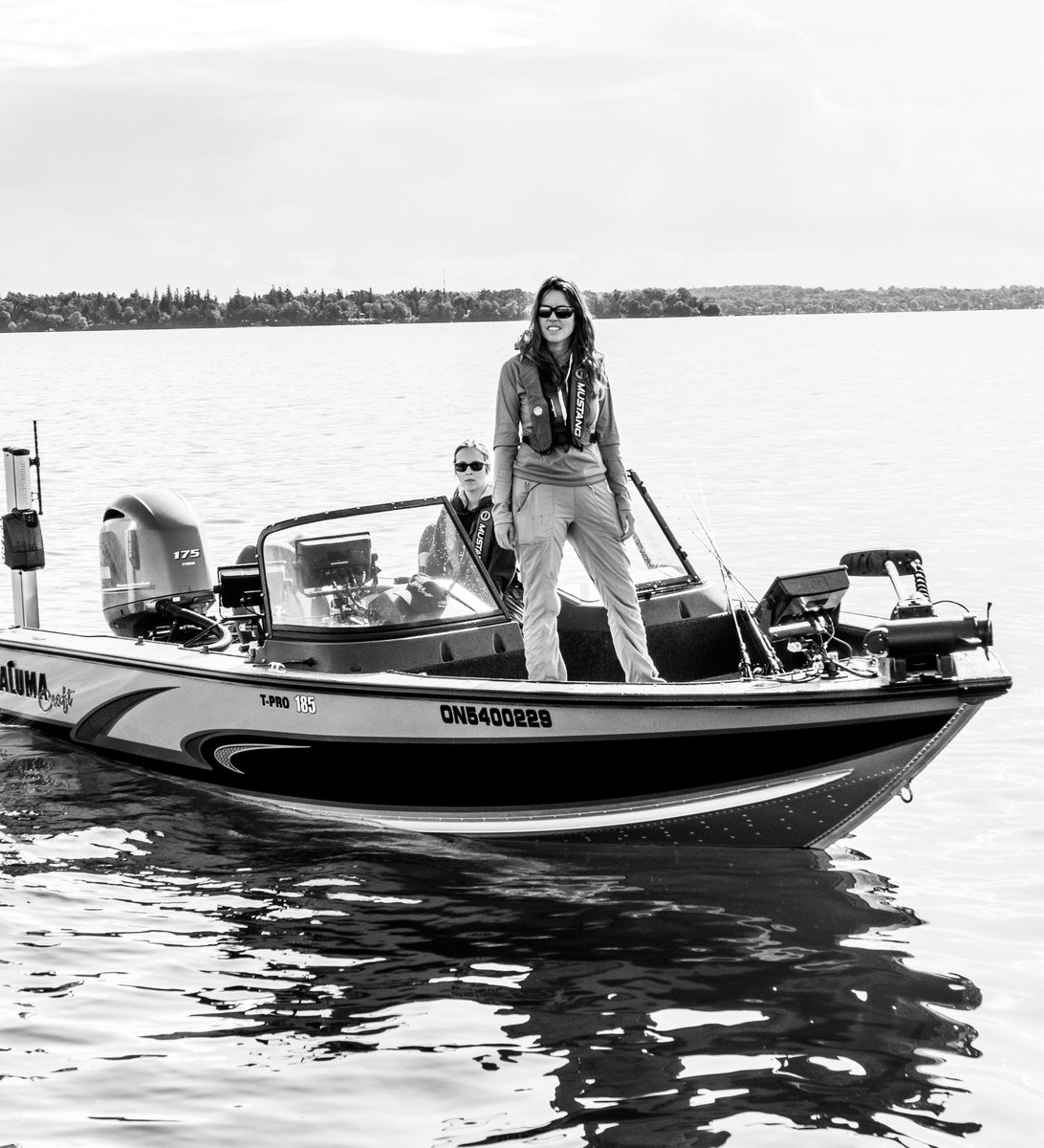 ColinGField's tweet image. If my actual office wasn't a total mess, I'd say something about how my office is better than yours. It isn't. But on this particular day it was. Somewhere on Lake Simcoe. @shelovestofish doing what she loves for @experiencesimcoecounty.