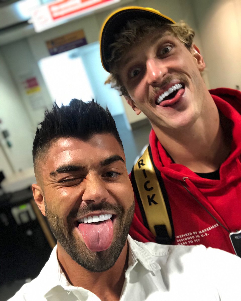 Rogan_OConnor's tweet photo. Rogues & Logues 😛👊🏽 #WarReady #LondonToLA @LoganPaul https://t.co/iKRuQdw9ku