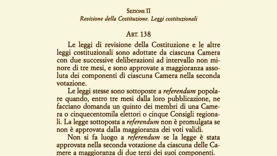 Montecitorio's tweet photo. La legge sul #TaglioParlamentari, oggi in Aula, al pari delle altre leggi che modificano la #Costituzione, segue un iter specifico di doppia deliberazione, previsto dall'art. 138 #RiformaCostituzionale #WikiCamera https://t.co/qcx8IgwZut