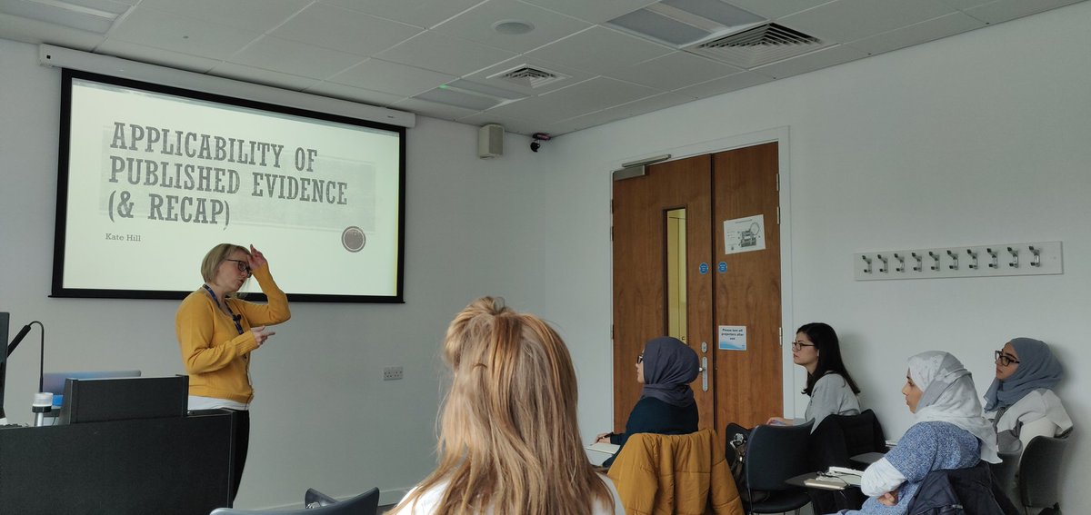UofGCritCareMSc's tweet photo. @Kate272mcgill teaching our MSc students on the applicability of pubished evidence, consolidating their knowledge learnt over the past 3 weeks 
#research #criticalcare #teaching https://t.co/5tgUx2Hhfu
