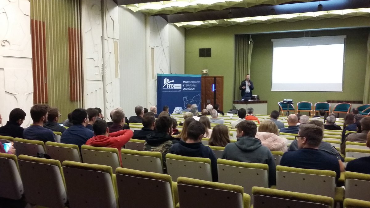 #GRDF s'associe à la #FFBNORMANDIE pour une matinale rénovation des copropriétés. Étudiants et professionnels du bâtiment sont au RDV. Rénovation du bâtiment et rénovation du système de chauffage vont de paire pour des logements performants!