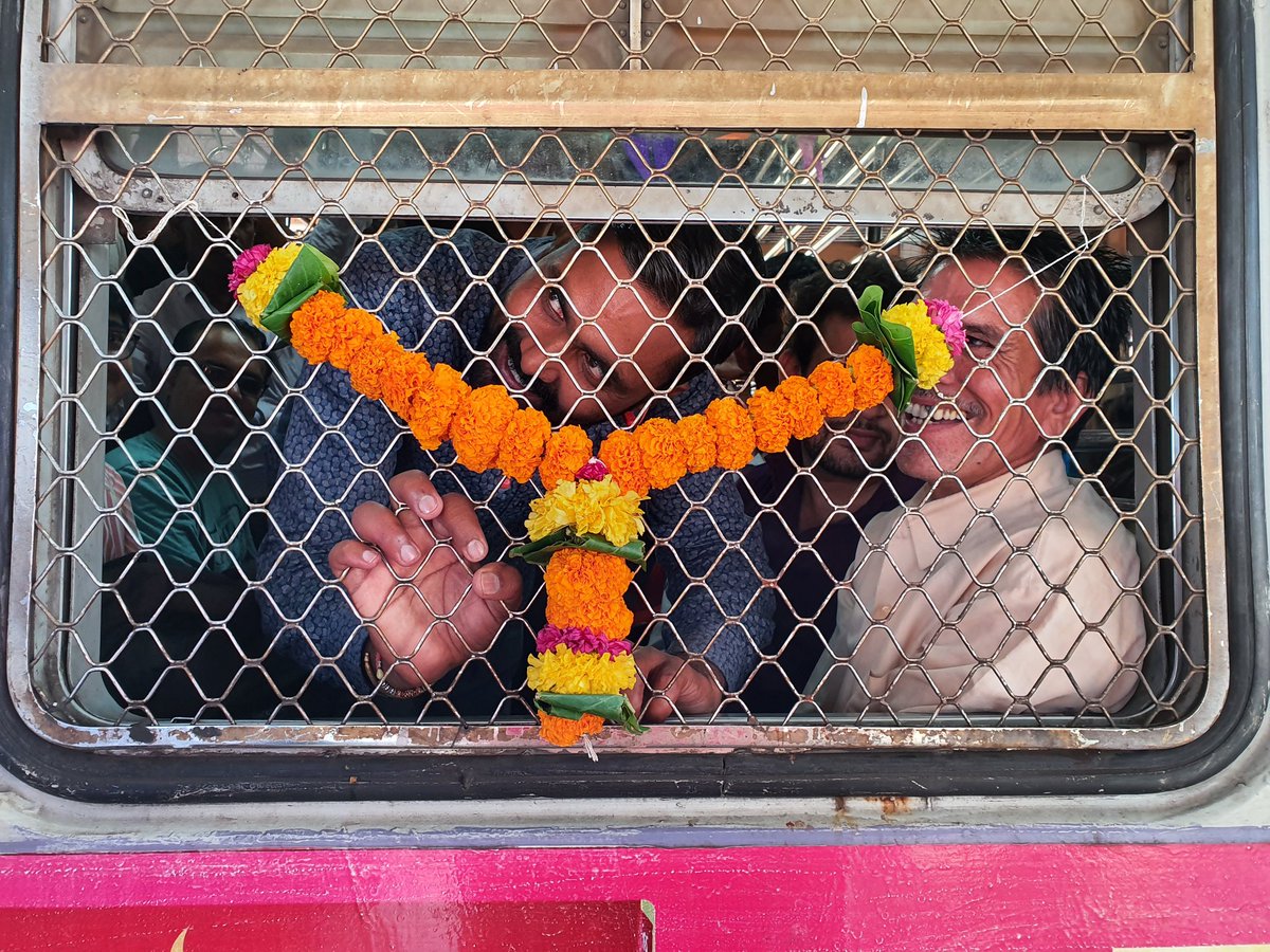 RailMumbai tweet media