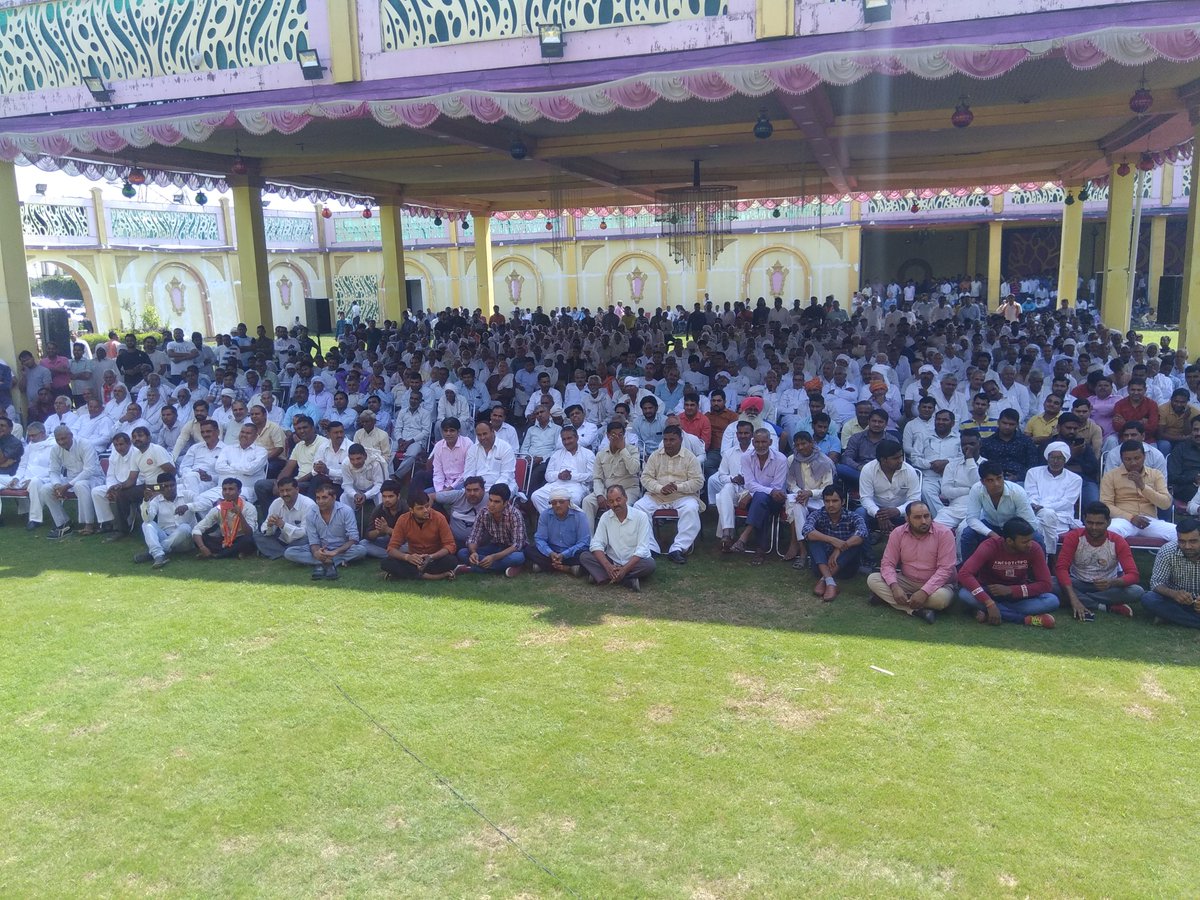 DagarTejbir's tweet photo. Bhai Sohan Pal Singh Bjp jindabad @KPGBJP @tekchandsharmamla NE aaj samarthan dekar Bhai Sohan Pal Singh ji ki jeet nischi Kar di https://t.co/HLIv1YfQrG