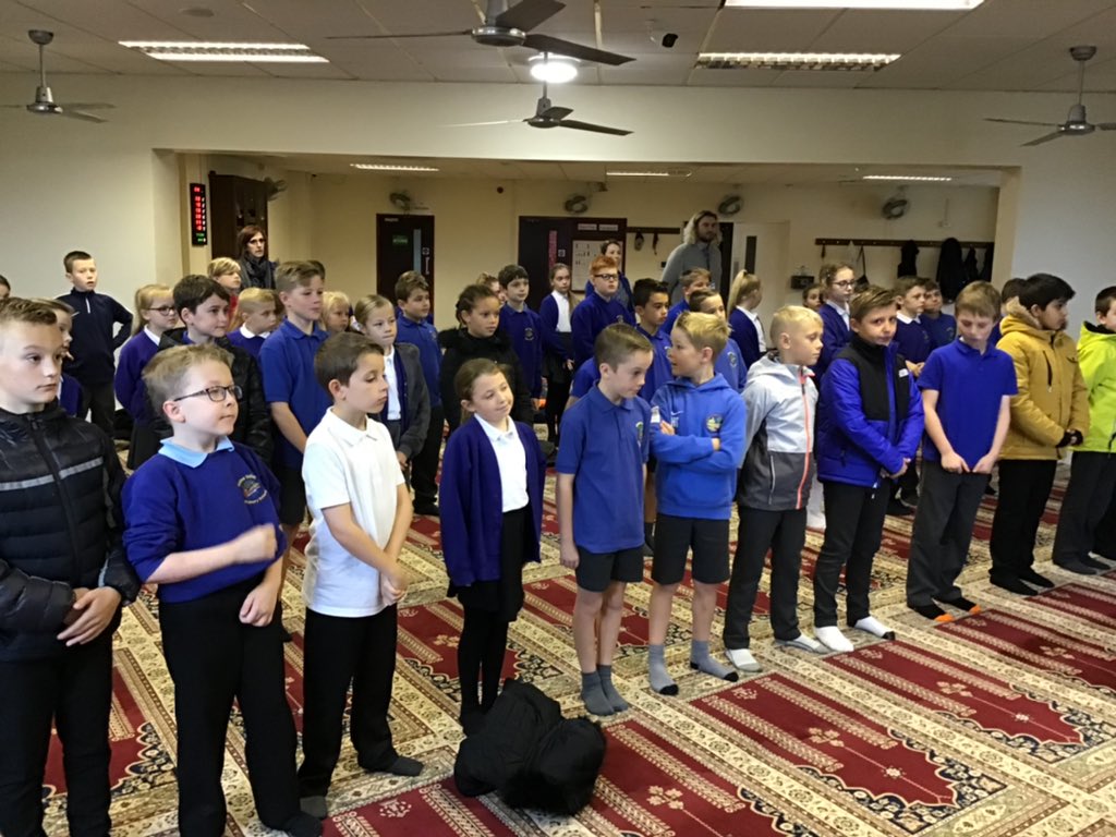HolmeValleySch's tweet image. Y5 Visit to a Mosque in Scunthorpe 

Part of our whole school #MulticulturalWeek lessons