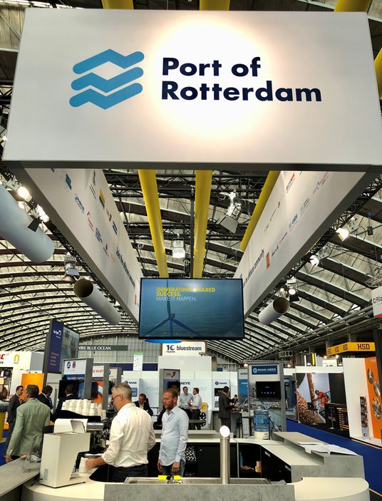 Het paviljoen van de #Offshore Community Rotterdam is geopend! Met 36 Offshore bedrijven vertegenwoordigen we op 8 en 9 oktober <a href="/RAI_Amsterdam/">RAI Amsterdam</a> het Rotterdamse Offshore Cluster. Op naar twee mooie dagen Offshore Energy! Lees meer: bit.ly/35asQ7L <a href="/navingooe/">Offshore Energy</a> <a href="/RPPC1933/">RPPC</a>