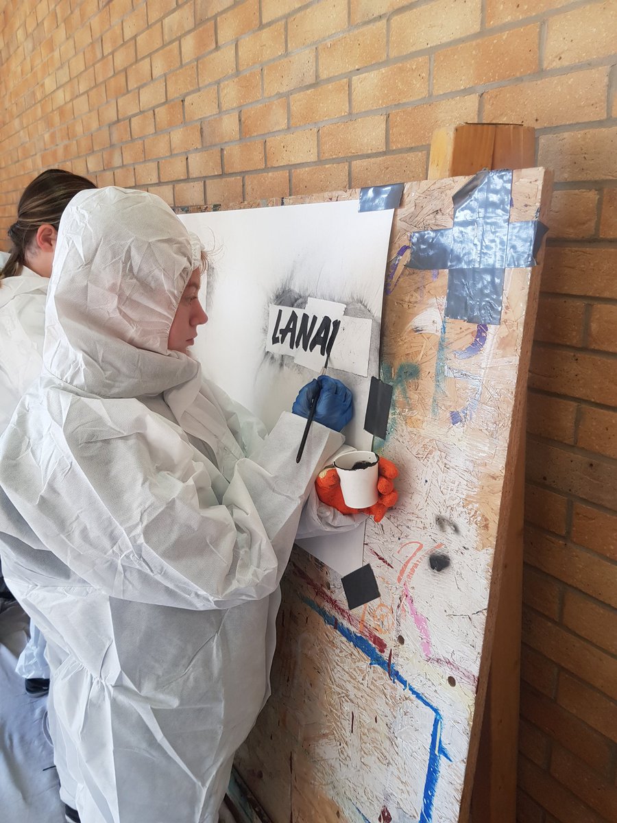 LgsTechnical's tweet photo. Some of our fab S2 pupils getting their hands dirty at our Traditional Building Skills day. @LGS_1183 @scottradbuild https://t.co/zkEsPGNlqY
