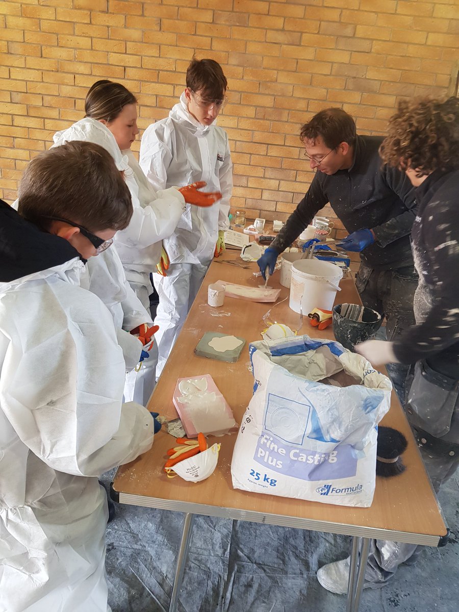 LgsTechnical's tweet photo. Some of our fab S2 pupils getting their hands dirty at our Traditional Building Skills day. @LGS_1183 @scottradbuild https://t.co/zkEsPGNlqY