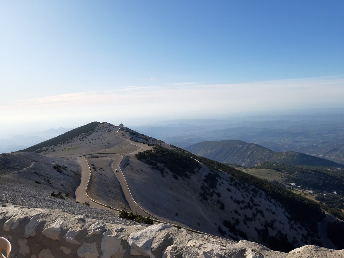 Carnet1curieuse's tweet photo. Le Mont Ventoux, un carrefour entre un paysage montagnard et un paysage méditerranéen
#provence #tourisme #montventoux #photography #destinationvacances #voyage #vaucluse #paca #instatourisme #destinationvacances https://t.co/qIQY785SgK