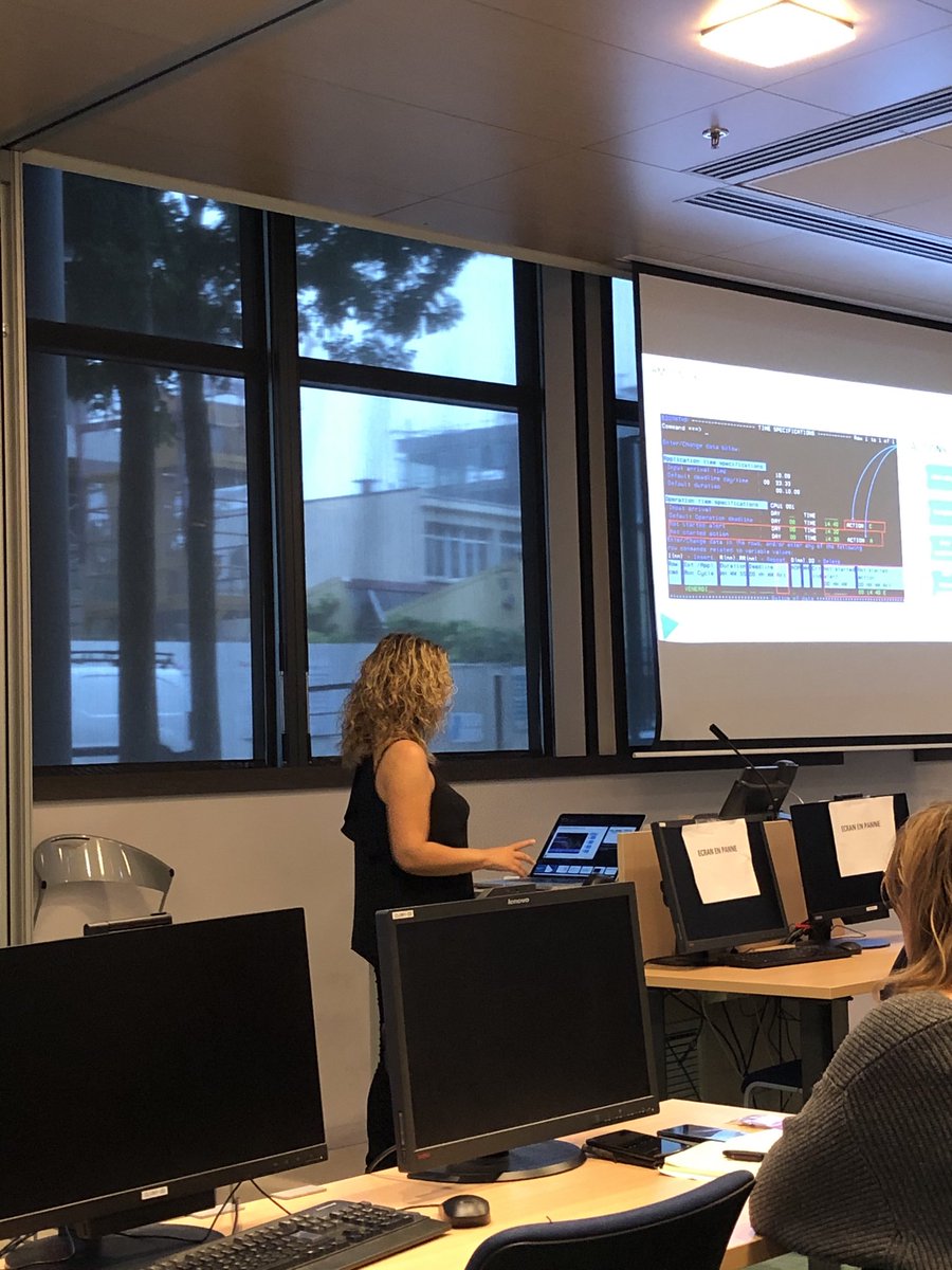 nicochillemi's tweet photo. And now my highly skilled friend Federica Gari from @HCLSoftware is talking about #TWSz showing once more #IBMZ is always innovative and that elephants have always been able to dance if they have a #mainframe hearth! #workloadautomation #IMUC #hclautomation #zGirl #zHair https://t.co/v2aanvzhEJ
