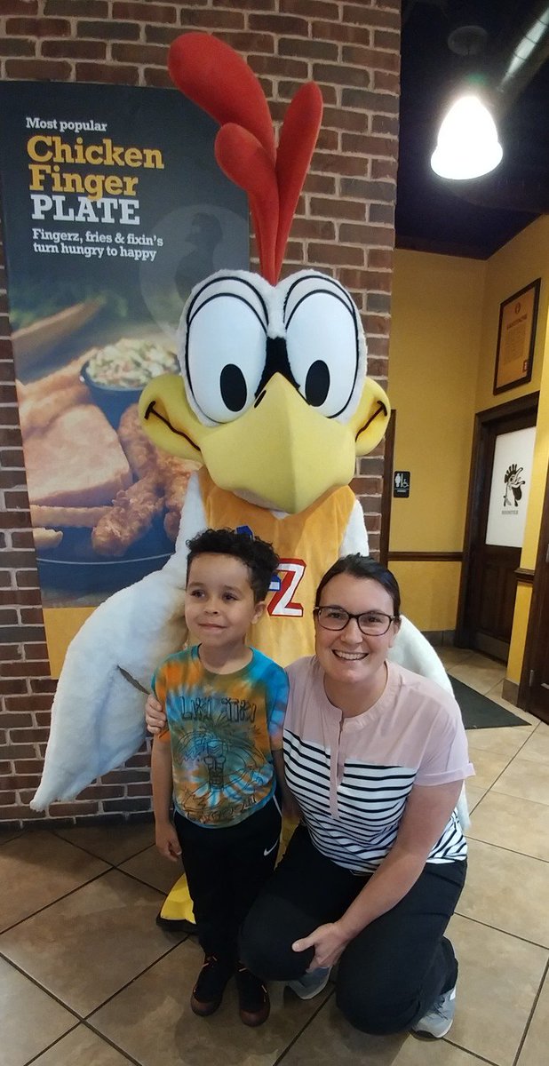sbchoplin's tweet photo. Zaxbys Night Fun @SedgeGardenES @des513 https://t.co/9d72dJUdvf