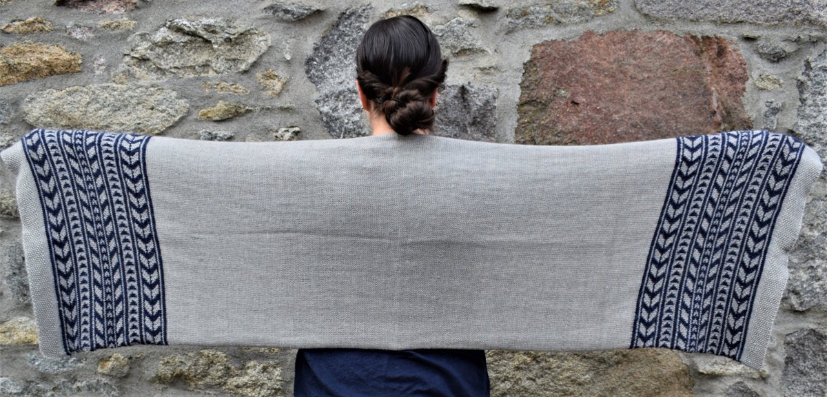 MunroSister3 just released the Forest Wrap - a beautiful piece knitted using The Fibre Co. Road to China Light to add to your winter wardrobe ravelry.com/patterns/libra…