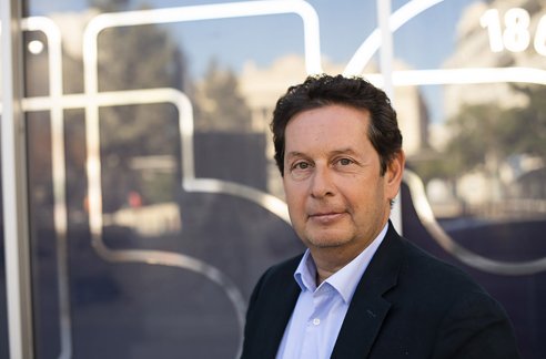 UPE13_'s tweet photo. 🔴Communiqué de presse 👉 Philippe Korcia élu président par intérim de l'@UPE13_. 
Philippe Korcia : "Mon rôle sera de soutenir les initiatives de progrès et de changements, de militer, d’écouter et de faire remonter la parole des entreprises..."  ➜ https://t.co/mDgcCrey9d https://t.co/81S4QMWWBB
