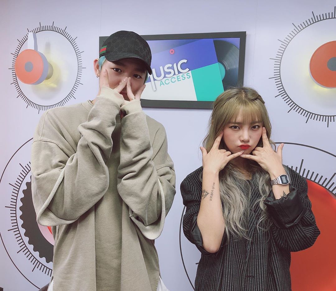 leebadaupdates's tweet image. #MUSICACCESS
Today’s #vip_access with #leebada 👋

The prettiest ocean in the world is this one
👉 #LEEBADA 👈 😍
It's #LEEBADA day showing off her charm that has an entrance but no exit‼️
If you're curious, you can watch it again
➡️ vlive.tv/video/153897

© musicaccess_arirang
