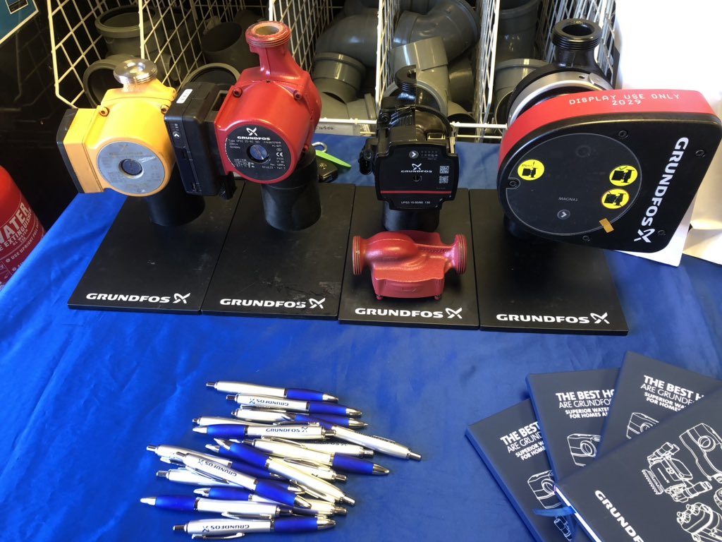 ellisouthin's tweet photo. Down at @WolseleyUK Horndean today with Harrison (who still hasn’t got Twitter 🙄) will be here between 10-2pm so pop in an have a chat! Pizza at 12! @Grundfos_UK #UPS3 #Sololift2 #Heating https://t.co/vap18x8T9F