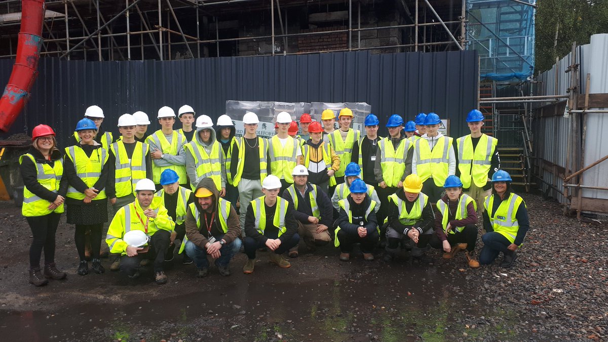 AlisonRees_'s tweet photo. Showcasing the great work of our local Contractors and how they inspire and invest in the young people entering the industry. 
#SeeYourSite welcomes #gowercollege, #nptcgroupcollege to two live sites thanks to @John_WeaverLtd
&amp; @AndrewScottLtd  @CITB_UK @CITB_Wales https://t.co/9NCEAFmloA