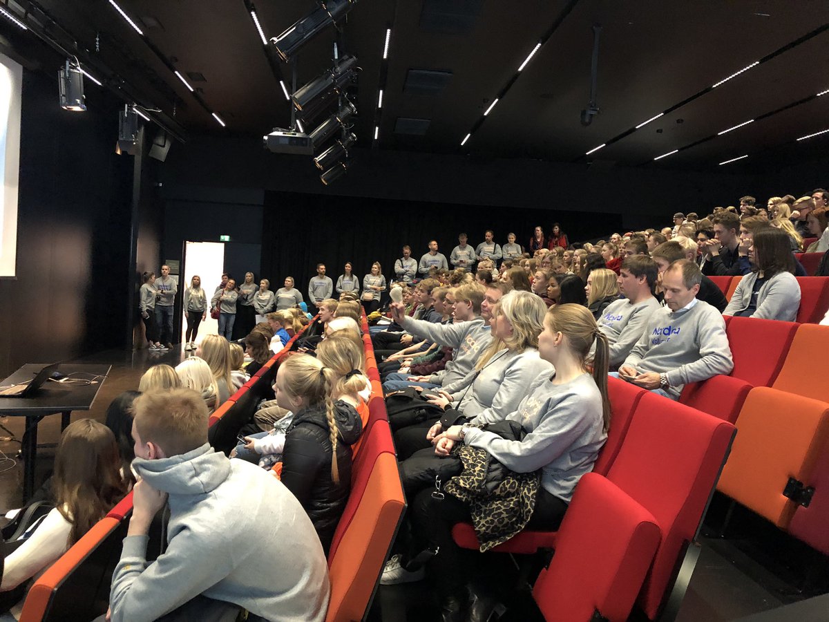 IiroKorander's tweet photo. Tänään Otaniemen lukiossa isolla joukolla @Nordea_FI puolesta talousasioita koskevia workshoppeja vetämässä. Kiitos @otaniemenlukio koko Nordean jengin puolesta.
#taloustaidot #nordea #otaniemenlukio https://t.co/8msT5sNM5X