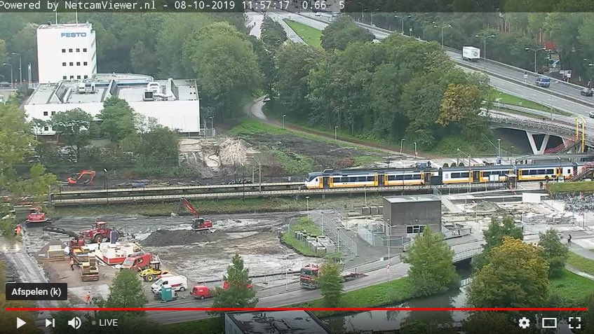 Beilin2010's tweet photo. Tof, vanaf nu kun je de verbouwing van station Delft Zuid live volgen via een webcam. https://t.co/DIRogMbfam
Op https://t.co/m2z6lkMC9O zie je hoe het er straks uit gaat zien. https://t.co/bdI5ld5mZ9