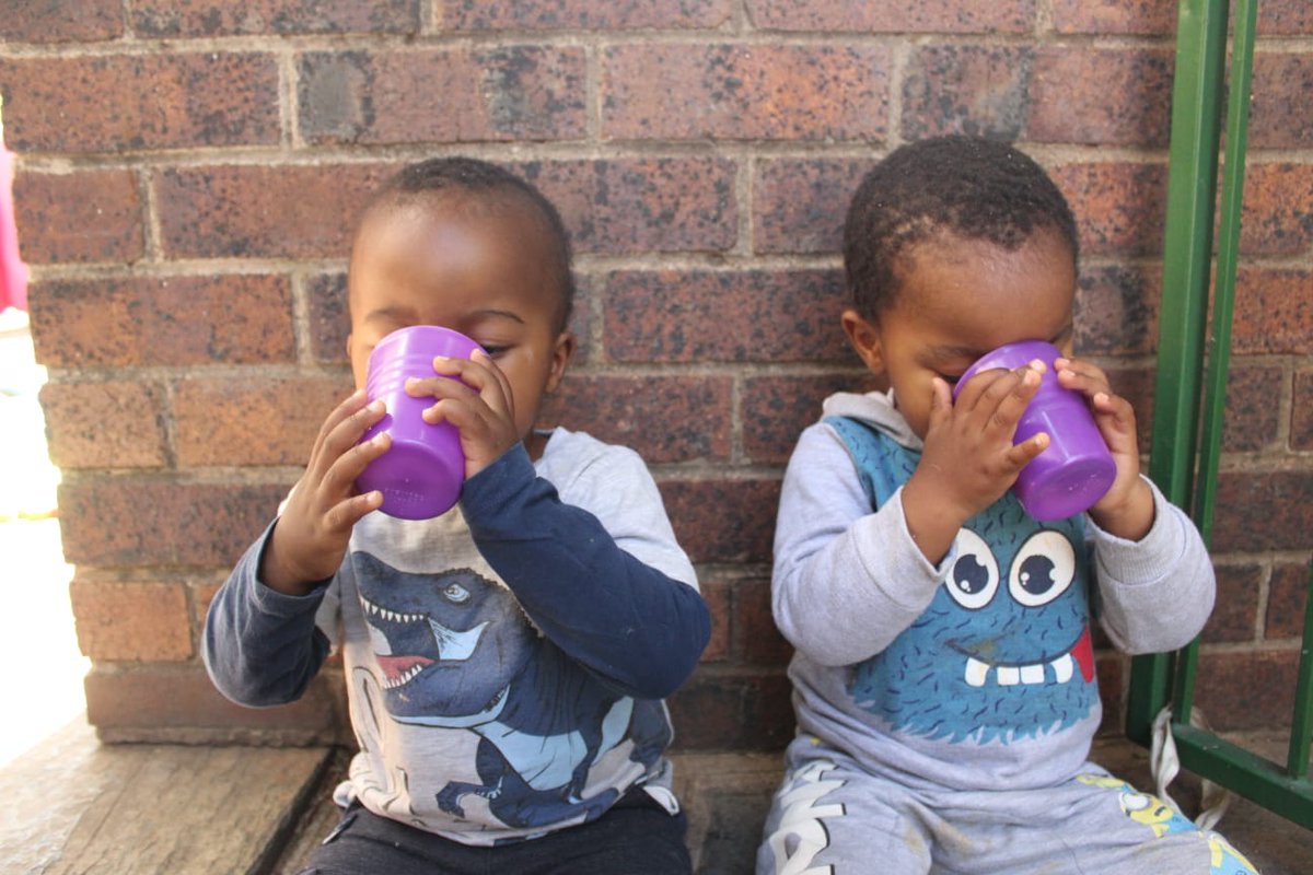 DoorofHopeJHB's tweet photo. Friends! You are awesome!!We appreciate your response to our Facebook/Twitter plea for donations of full cream milk! Thank you for your donations.We received over R15k and many liters of milk.The bigger kids were eager to build a factory line to help carry it all inside. https://t.co/QbYSlO9ztq