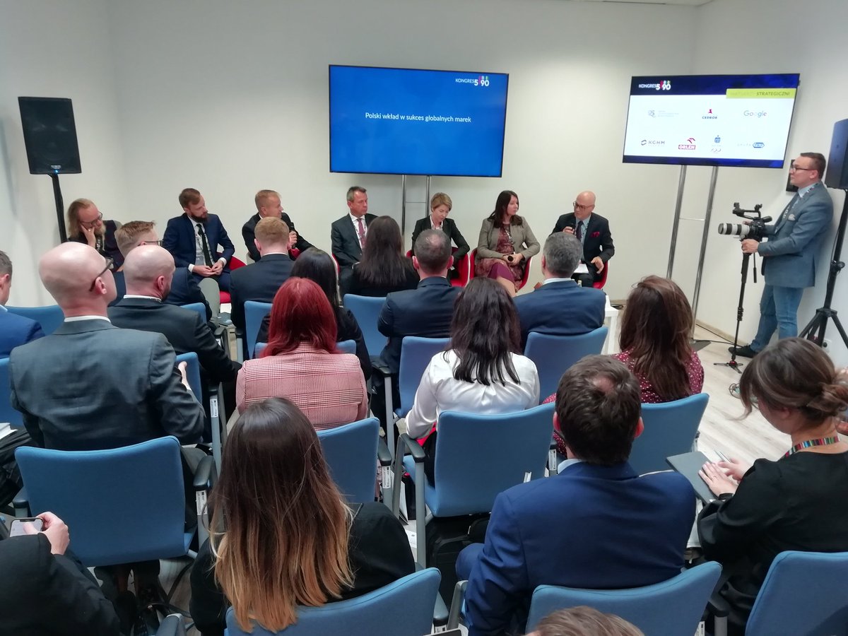 ptg_pl's tweet photo. Sebastian Bizoń z Olimp Labs na @Kongres590: "Ekspansję zagraniczną zaczęliśmy od Niemiec, gdzie zatrudniliśmy dobry zespół, dzięki czemu byliśmy postrzegani jak firma niemiecka."
#OlimpLabs #Kongres590 #PTG #GlobalneMarki #PatriotyzmGospodarczy https://t.co/BYnpKitunx