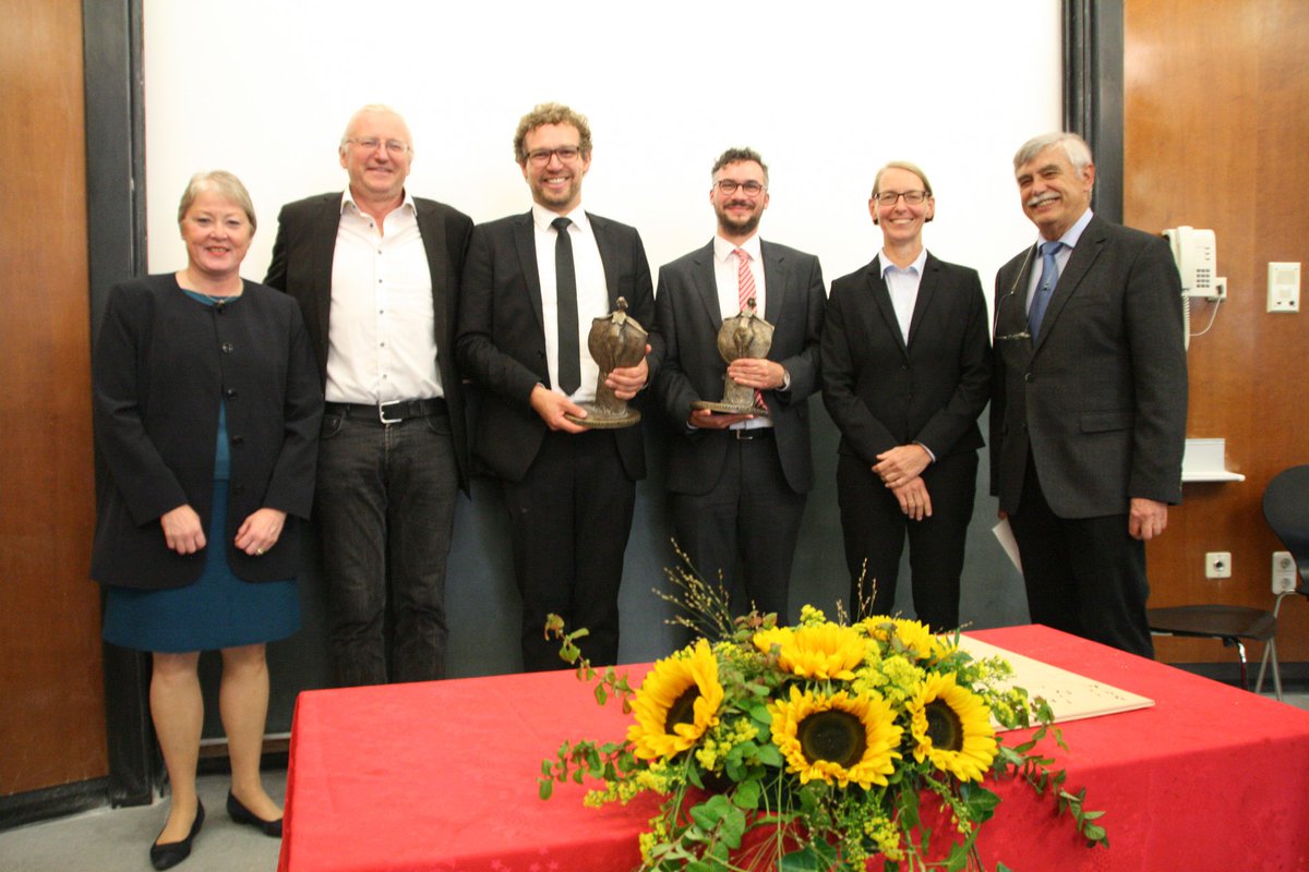 ECOPOTENTIAL (@ecopotentialprj) on Twitter photo Congrats to <a href="/Severin_Irl/">Severin D.H. Irl</a> (3rd from left) who received the F. Voss Award for Physical Geography, among others for his #research on #LaPalma related to #ECOPOTENTIAL
#dkg2019 #islands #biogeography #ecology
📷: Inge Graff-Küspert Congrats to <a href="/Severin_Irl/">Severin D.H. Irl</a> (3rd from left) who received the F. Voss Award for Physical Geography, among others for his #research on #LaPalma related to #ECOPOTENTIAL
#dkg2019 #islands #biogeography #ecology
📷: Inge Graff-Küspert