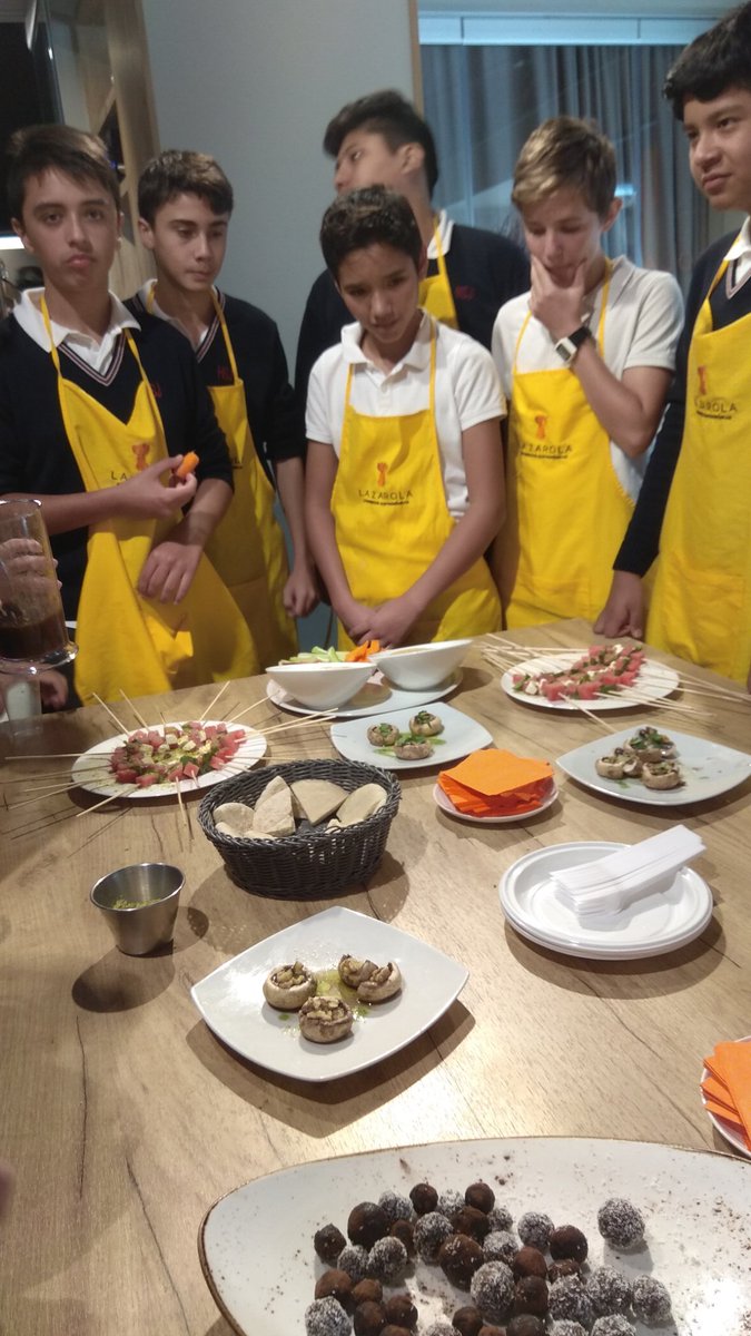ajbonet's tweet photo. Masterchef edición @HSJZaragoza @SaludDA https://t.co/qfNStsuNiF