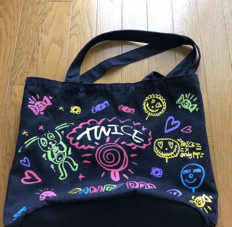 twiceグッズプレゼント企画💪 tweet media
