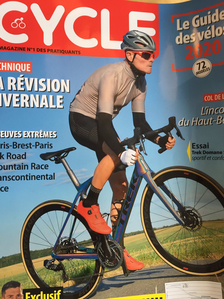 mybiketowork's tweet photo. Incursion du #velotaf dans le monde de Raymond. 3 pages pleines de bons (qui pour en douter?) conseils pour rouler au quotidien, jambes rasées, le regard lointain.
Dans #lecycle mag du mois
Il y a aussi le test du @trekbike #domaneslr @ €12,500. Il parait que le vélo est bien... https://t.co/Dotj4yhfz6