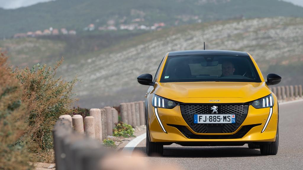 PeugeotNL's tweet image. Wanneer stap jij in? De nieuwe #Peugeot208. #208FirstDrive