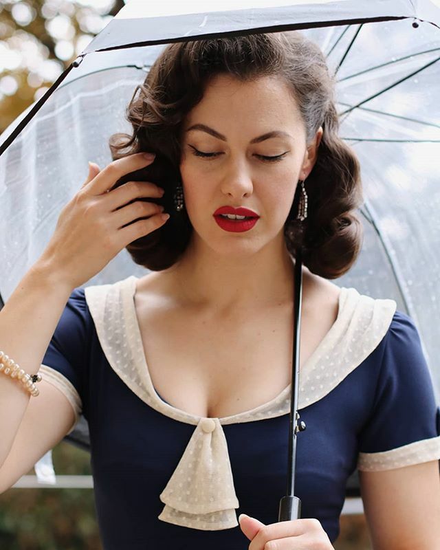 ☔🌦️💧🎶
Raindrops are falling on my head
And just like the guy whose feet are too big for his bed
Nothing seems to fit
Those raindrops are falling on my head, they keep falling
.
So I just did me some talking to the sun
And I said I didn't like the way… ift.tt/2ARkns5