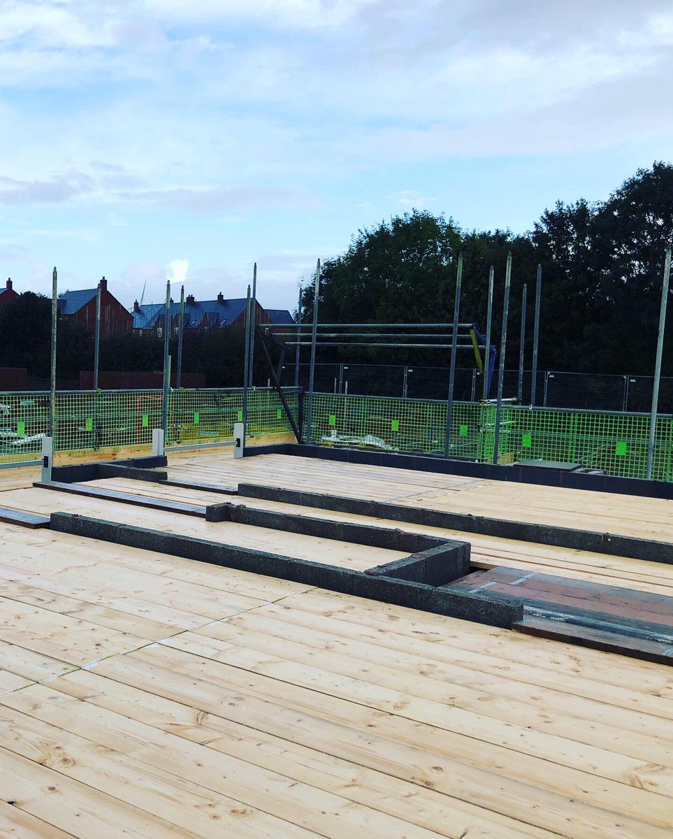 dangle20162160's tweet photo. very neat and tidy job , credit to Adam Bradbury , #TOPJOB @AdamBradbury2 @Scaff_Serv_Ltd @BarwoodHomes https://t.co/SiP3cBfKHF
