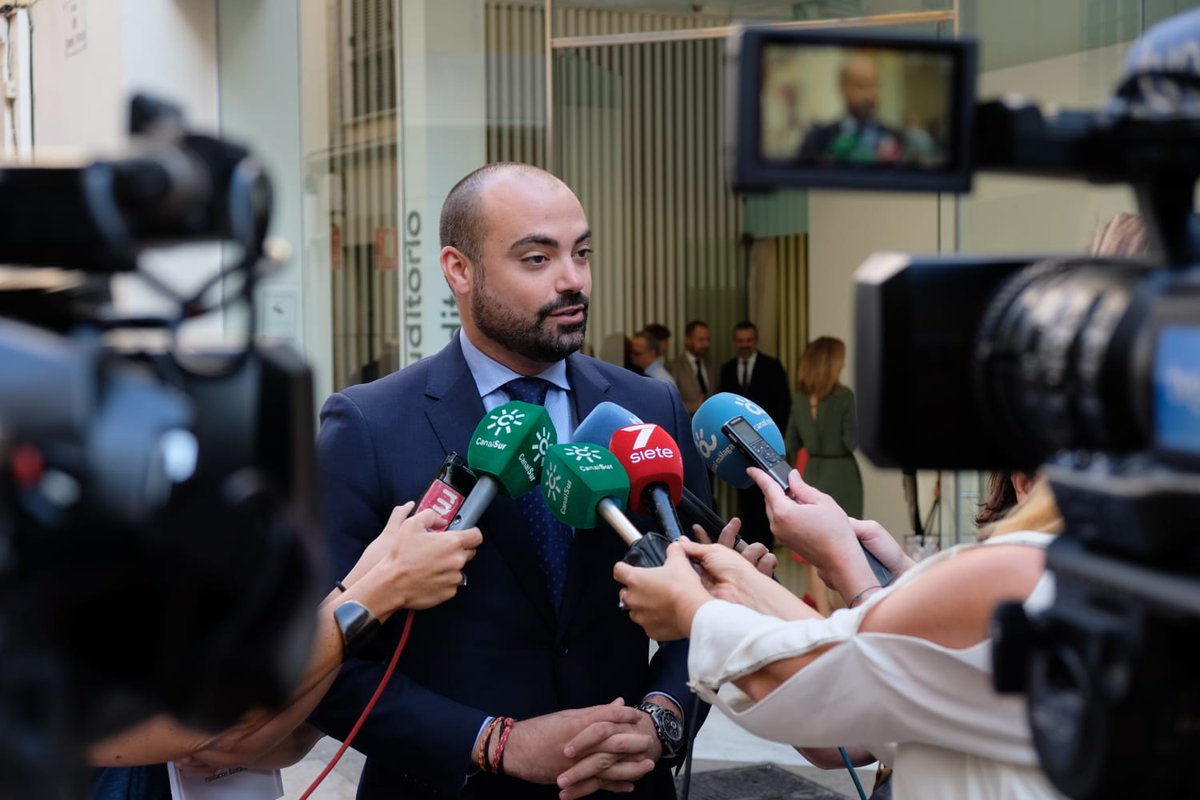 La Junta elaborará el primer estudio sobre soledad no deseada en #PersonasMayores en #Andalucía. Más información aquí 👉 juntadeandalucia.es/organismos/igu…