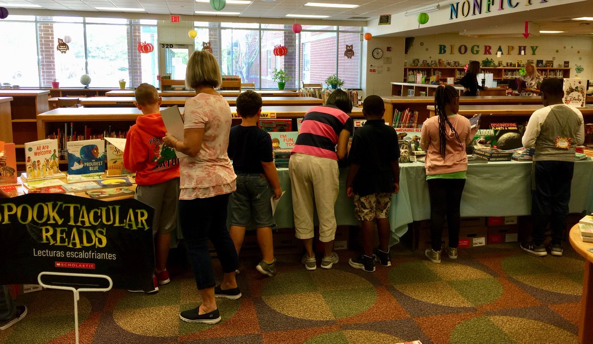 cherieduda's tweet photo. ⁦@GFE_Gators⁩ I love seeing our students exciting about new books!    #lovereading https://t.co/XKqpK14EQd