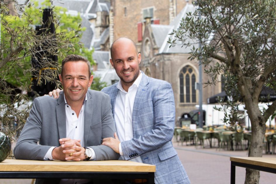 Daar issie dan, onze tweede uitgave. Trots als pauw zijn we, temeer omdat de eerste uitgave zo goed werd ontvangen. Dank aan alle Haarlemse ondernemers die ons het vertrouwen gaven, ondanks dat zij nog niet goed wisten wat voor vlees zij in de kuip hadden. buff.ly/2oeJK4y