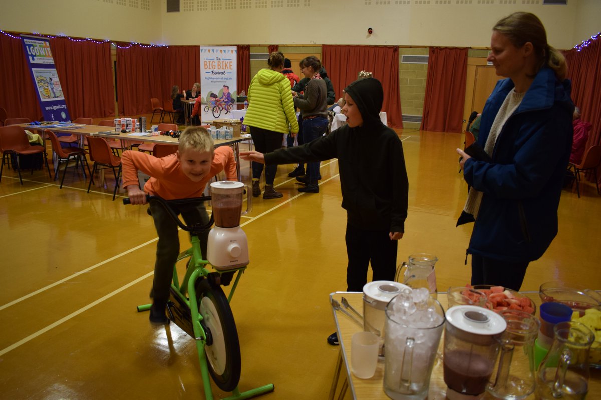ElisaHACP's tweet photo. A fantastic day of building community capacity this Sunday -    Thanks to all who came. We raised awareness and £130 for the Skye Cycle Way, and showed that cycling can be experienced by everyone! #highlandaspiringcommunities #ESIF @BroadfordStrath @CycleWithoutAge https://t.co/PuQsBd9nNs