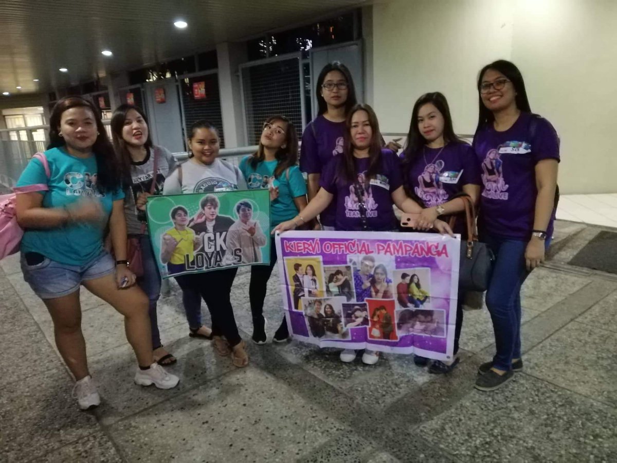 KierViOfficial's tweet photo. Team Live today!  Salamat sa pagwalk in!  
@CKLoyalsOFC 

Goodluck @vivoree @hashtag_CK! Galingan niyo.  💜 https://t.co/8RV35DBiRN
