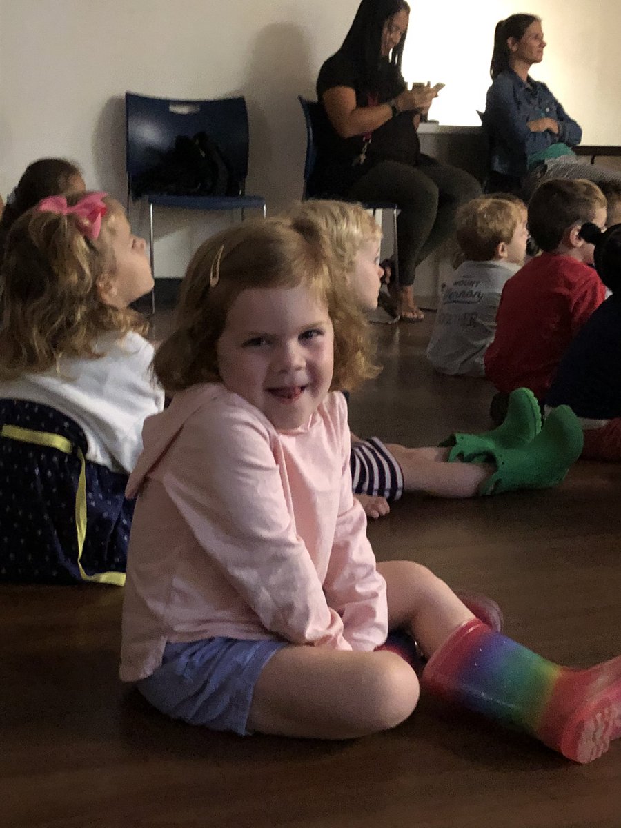 LizAull's tweet photo. #mvlittles love #thatpuppetguy https://t.co/g9KJYekphS