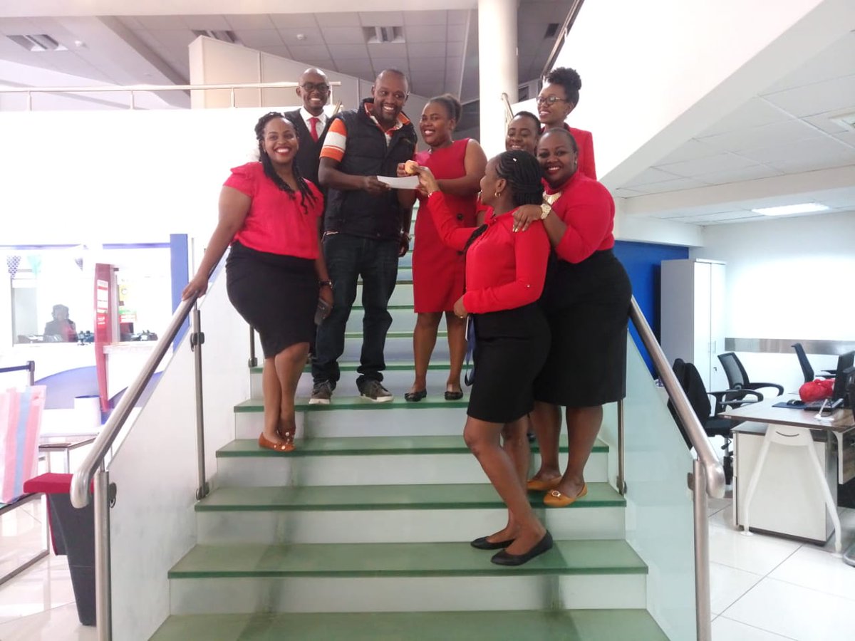 MuitahS's tweet photo. Sameerbranch
@sbmbankkenya 
#ItsAllAboutU
#BehindTheSmile 
#TheMagicOfService 
#CSWeek2019 https://t.co/LxZmeJgwDT