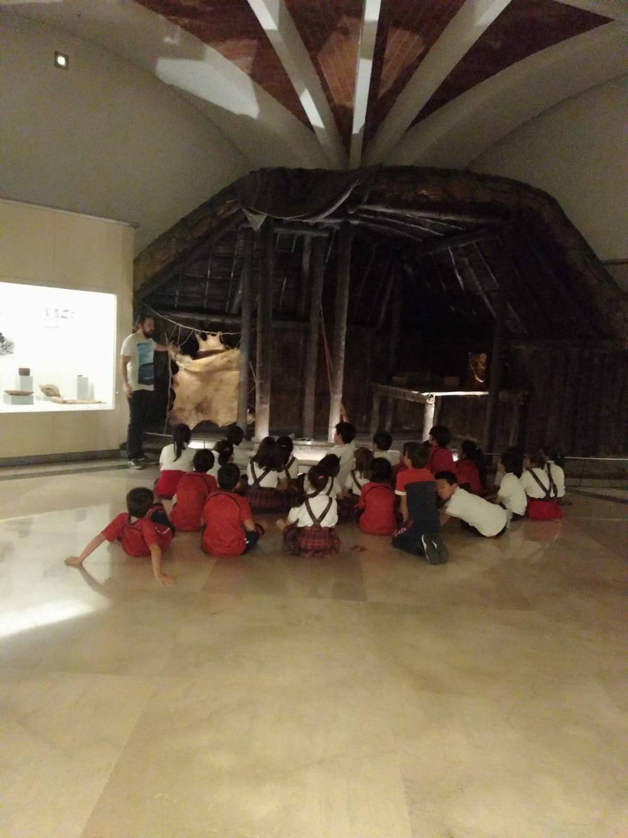 ColegioJoyfe's tweet photo. Nuestr@s alumn@s de 3°A y 3°B en el Museo de América
#Joyfe19 #MuseodeAmerica https://t.co/BM66v29Kmi