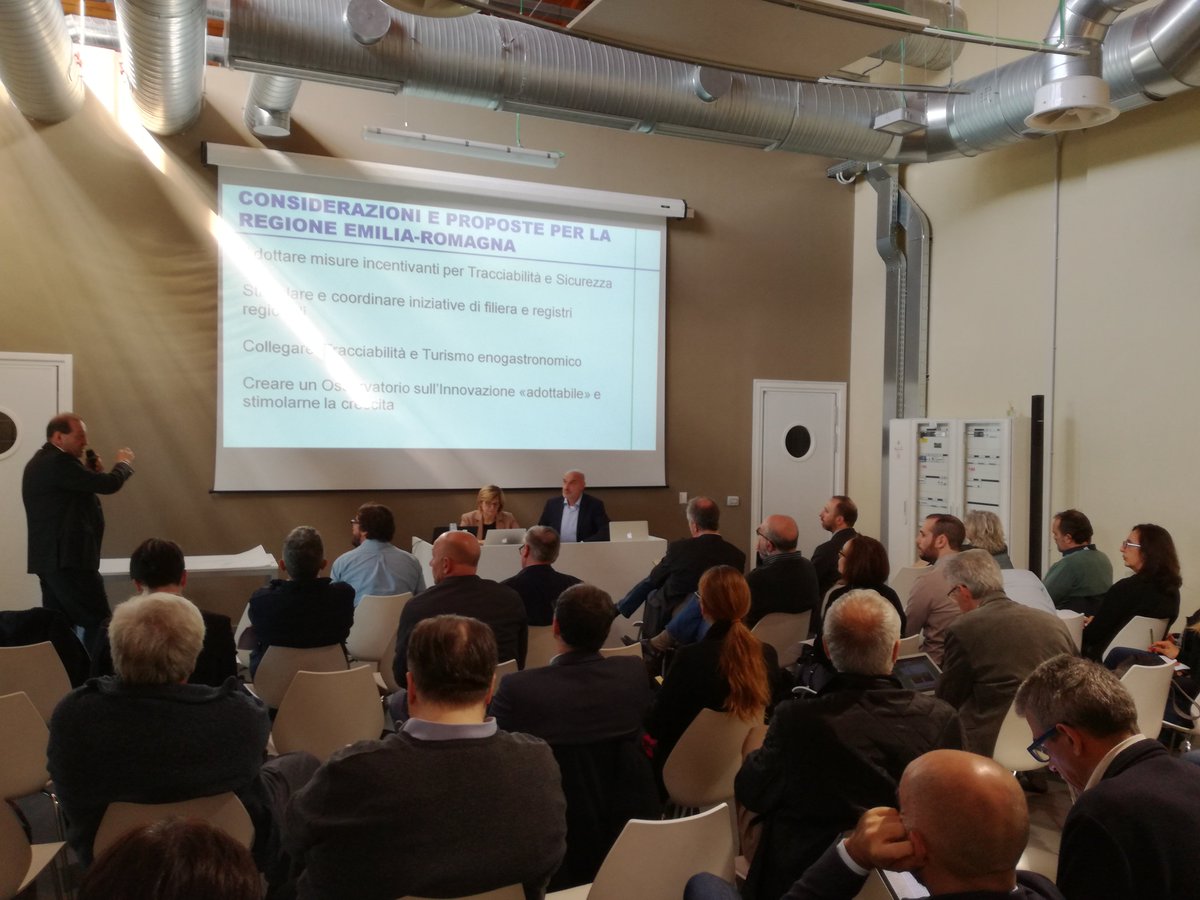 Arter_ER's tweet photo. #ForumS3 I partecipanti al lavoro nelle 3 sessioni parallele per confrontarsi sulle #sfide del sistema #agroalimentare in vista di #Agenda2030 https://t.co/K6jki5uii4