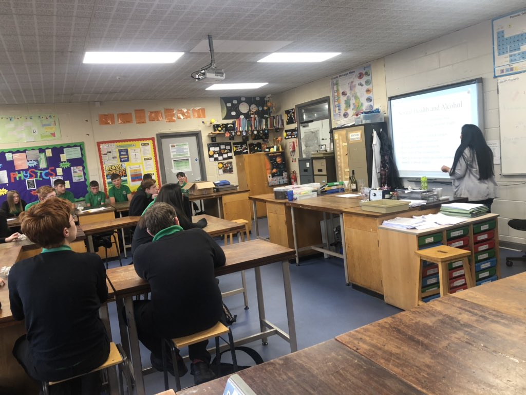 Mrs_JHoughton's tweet photo. Year 10 being really mature during the Alcohol and Sexual Health talk #MACS #PSEday #BeAware #BeSafe #BeerGoggles https://t.co/g94dCd9Fek