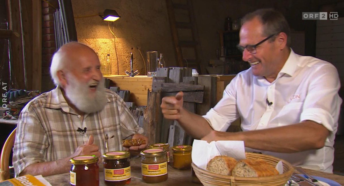 diepharm's tweet image. Seit Montag, 7.10.19 sind die neuen Folgen des essperiments 2.0 wieder online die-pharm.at/drehtag-septem… #selbstversorger #essperiment #südburgenland #schreibersdorf #diepharm #konkret #orf2 #bienen #pilze #hühner #hängebauschweine #Katzen