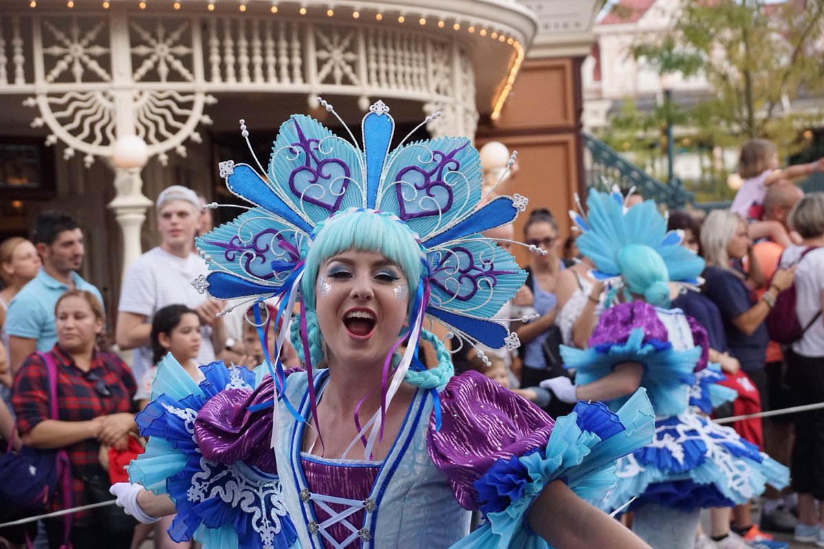 joyceadventures's tweet photo. Happy snowflake ❄️💙 #disneyland #disneylover #dlp #castmember #disneydancer #frozen #snowflake #disneylandparis #disneyparis #disneyparks #disneylandpark #disney #disneylife
#disneystarsonparade
#starsonparade
#lostinthemagic
#disneyparade
#disneyphoto #disneyfan https://t.co/jGP5K8sB39
