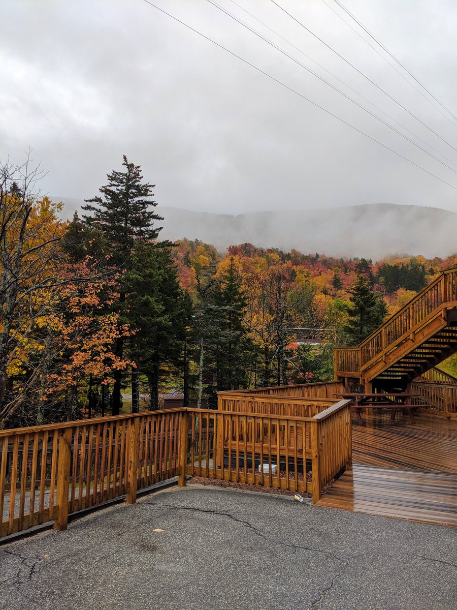 My favorite color is October! 🍁🍂
#Fall2019 #falloctober #vibrantcolors #NewHampshire #WhiteMountains #Falltrip #travelanddestinations #RainyDay #teampixel3xl #mobilephotography 
@Shaheer_S @ShaheerBirdieFC