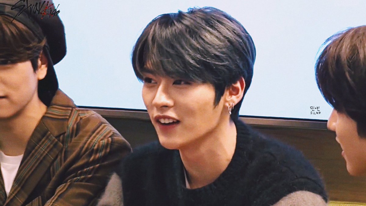 twitter blueroom 🎞 

#LeeKnow #Minho #리노 #이민호
#민호 #스트레이키즈 #스키즈