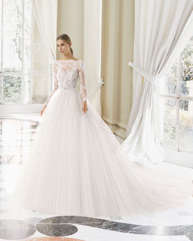 Roger mostly, sometimes, always on Twitter: "Beautiful #bridal #dress. How could she compete with the visual clinical ethereal perfection of a studio photoshoot? Niher prob has #rosaclara's largest #skirt.